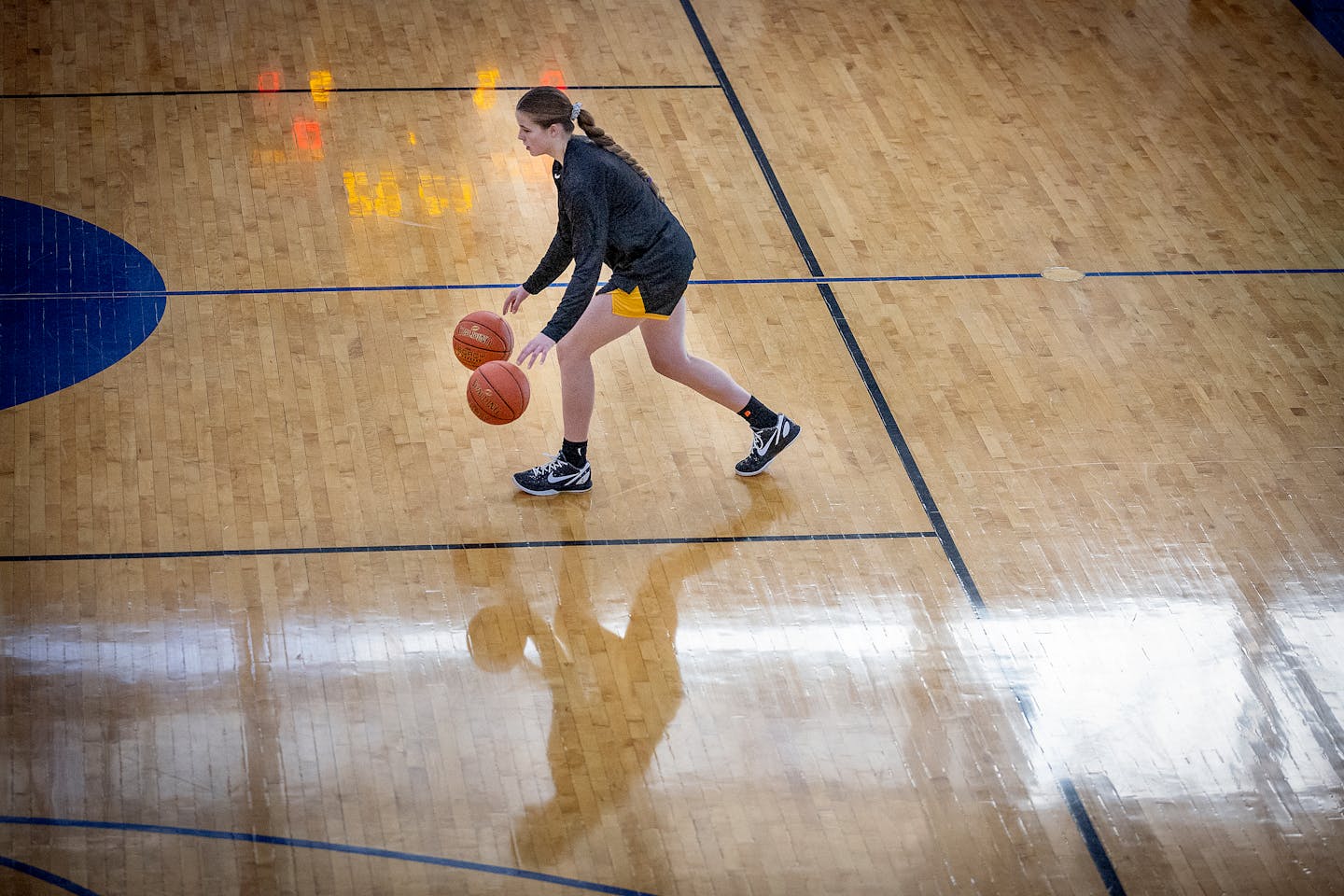 Chloe Johnson warms up before taking on Class 2A powerhouse Albany in Hopkins, Minn., on Saturday, Dec. 2, 2023.   ] Elizabeth Flores • liz.flores@startribune.com