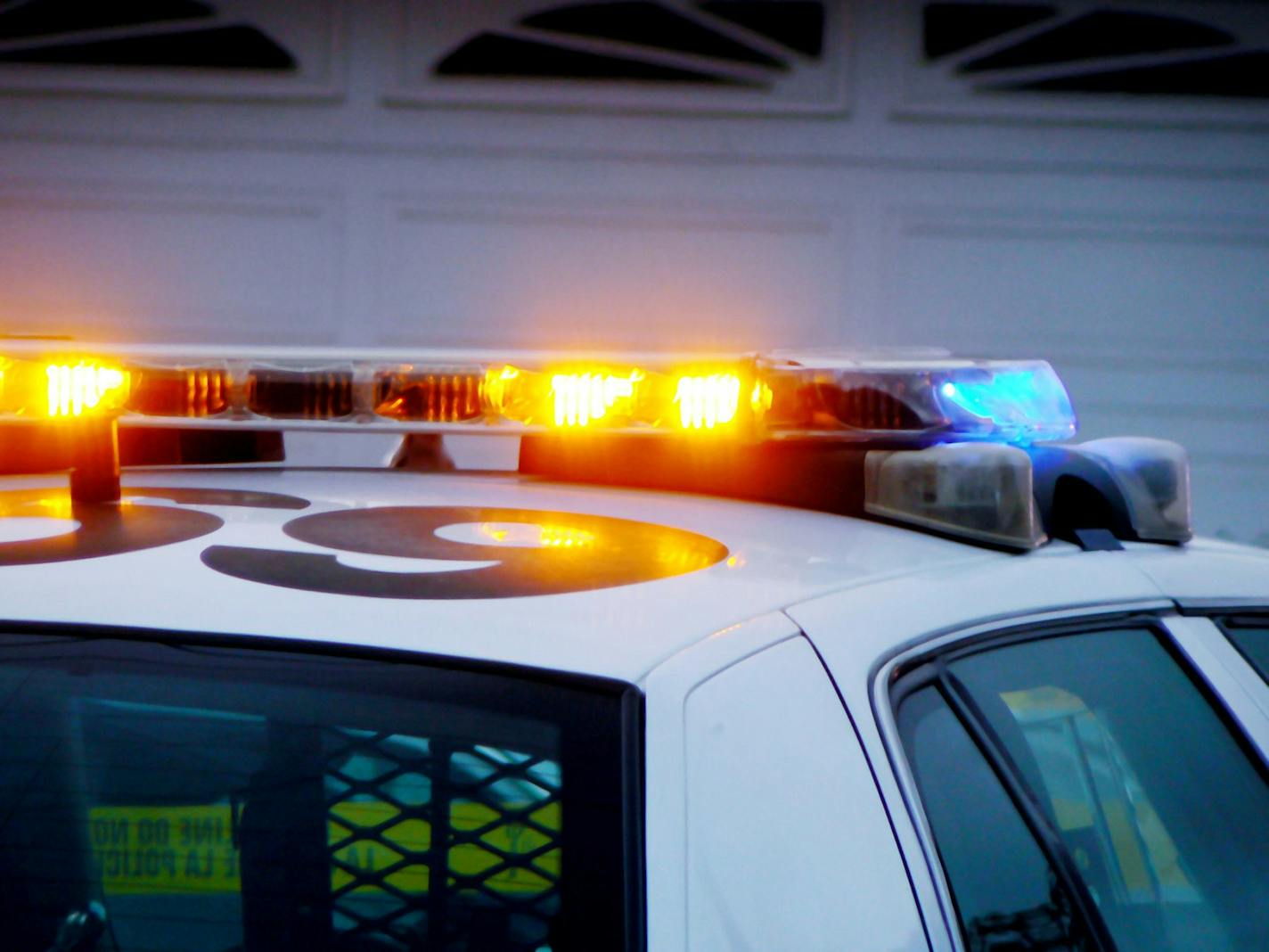 Police lights, police car, sirens. (Dreamstime/TNS) ORG XMIT: 12192144W