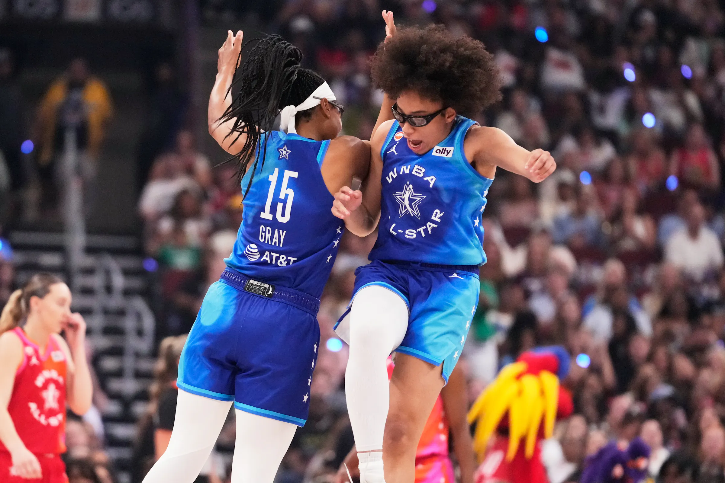 WNBA East All Stars サイン入り写真 72UZH2SHBFC4JIOOOQNXCUISVA.JPG
