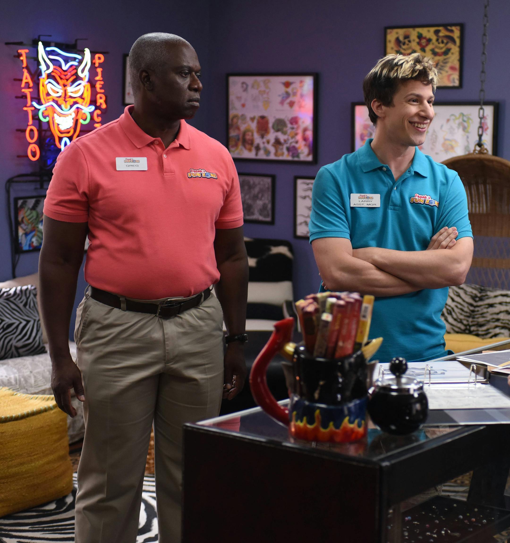 BROOKLYN NINE-NINE: L-R: Andre Braugher and Andy Samberg in the “Coral Palms Pt.1” season premiere episode of BROOKLYN NINE-NINE airing Tuesday, Sept. 20 (8:00-8:31 PM ET/PT) on FOX.  ©2016 Fox Broadcasting Co. CR: Ray Mickshaw/FOX.