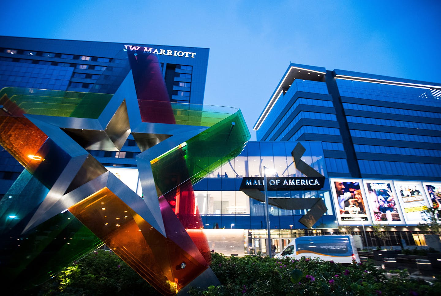 The entrance to Mall of America's new wing. Triple Five Group pledged a 49% stake in the megamall as collateral to win a construction loan for its massive American Dream entertainment and retail complex in the New Jersey Meadowlands. (Aaron Lavinsky/Minneapolis Star Tribune/TNS) ORG XMIT: 1388000