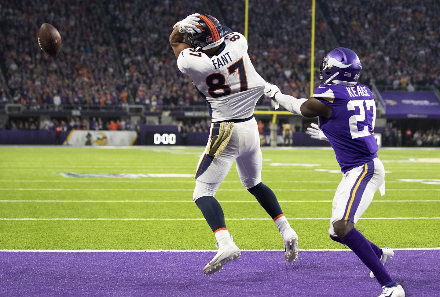 Minnesota Vikings safety Jayron Kearse (27) tugged on Denver Broncos Noah Fant jersey on the last play of the game at U.S. Bank Stadium.] Jerry Holt &#x2022; Jerry.Holt@startribune.com The Minnesota Vikings played the Denver Broncos in an NFL football game Sunday November 17, 2019 at U.S. Bank Stadium in Minneapolis, MN.