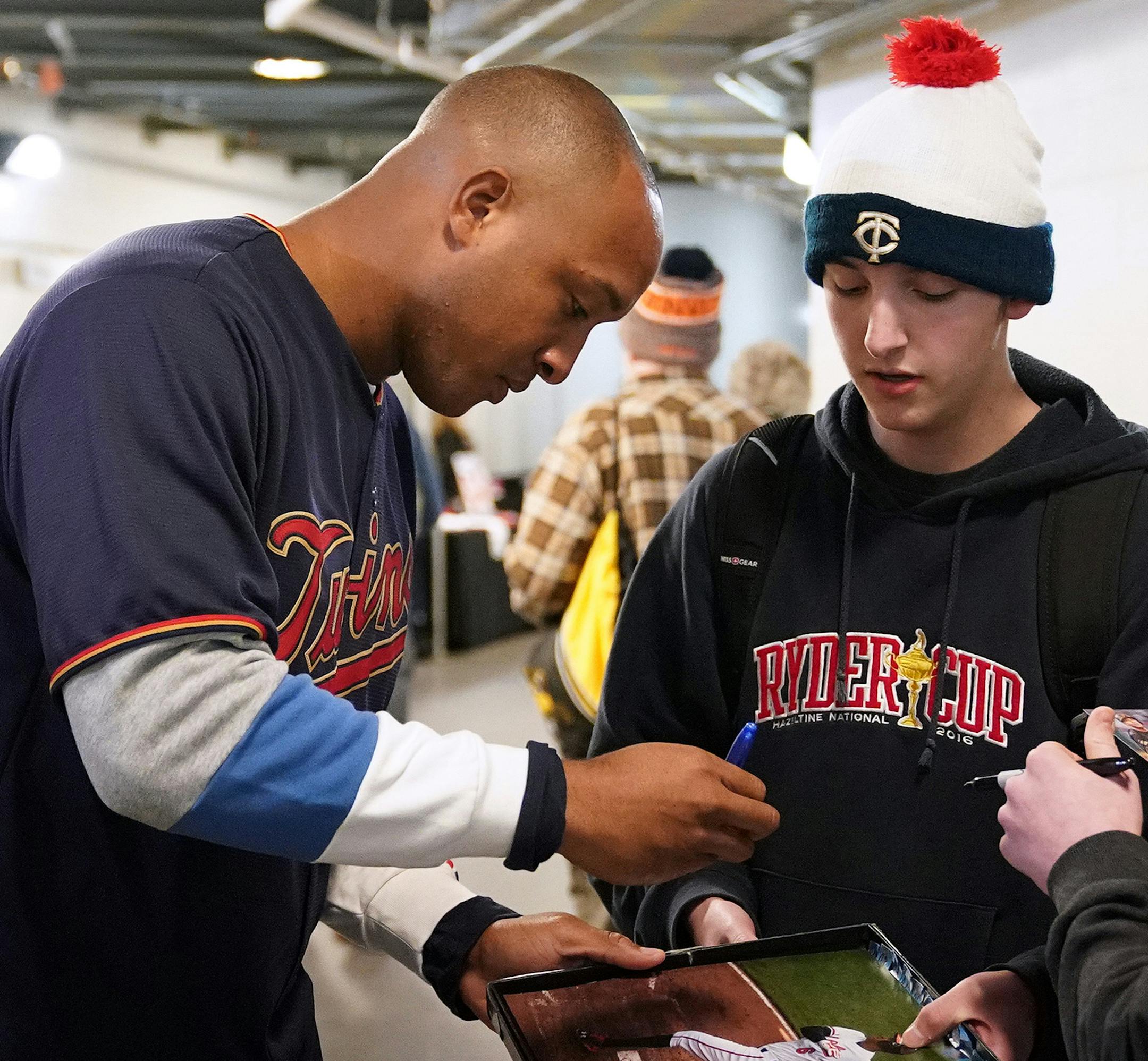 Twins' new second baseman Jonathan Schoop stopped in the hallway to sign autographs for a group of fans. ] ANTHONY SOUFFLE &#x2022; anthony.souffle@startribune.com Players and fans gathered for the first day of the annual Twinsfest Friday, Jan. 25, 2019 at Target Field in Minneapolis.