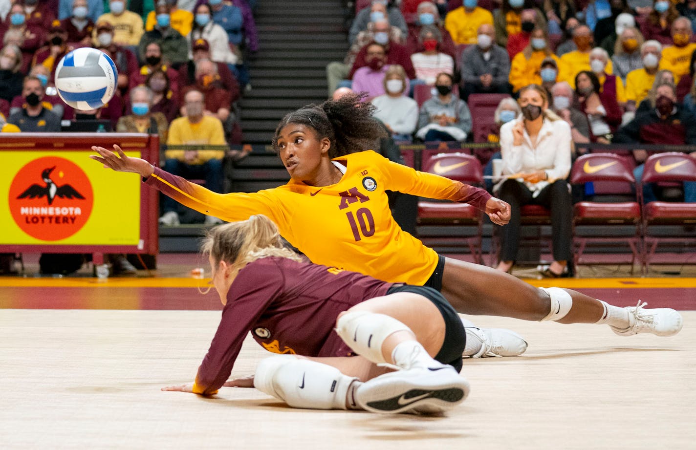 Gophers outside hitter Stephanie Samedy