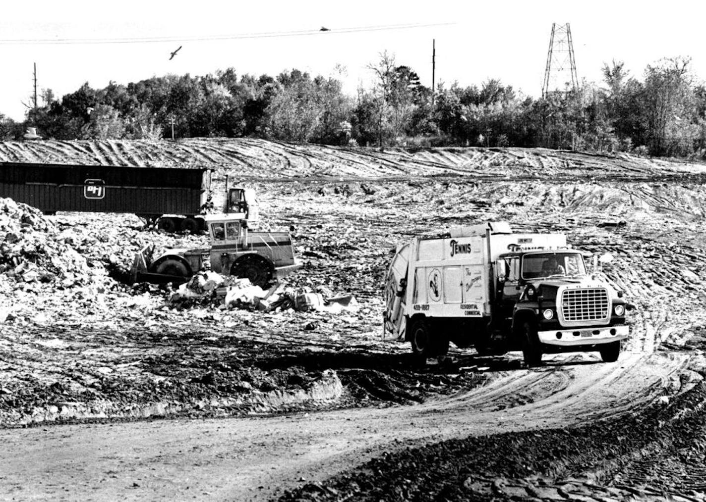 BFI's Pine Bend landfill an independent hauler is pulling out after jumping - BFI truck in ***** round.