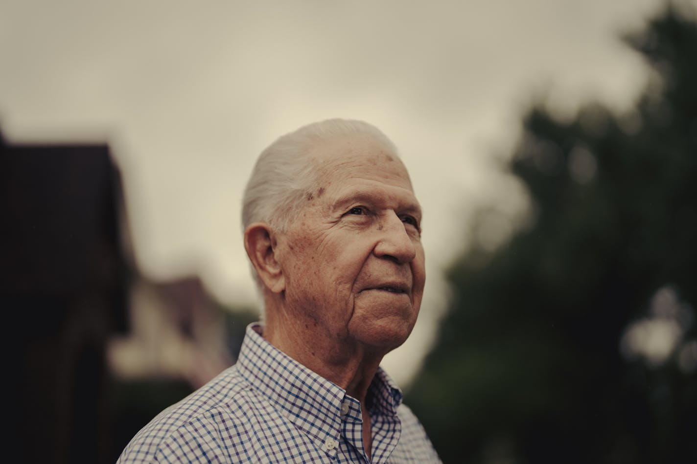 Paul Landis, one of the Secret Service agents just feet away from John F. Kennedy when he was assassinated, at home in Cleveland on Aug. 7, 2023. 60 years later, Landis is telling his story in full for the first time. In at least one key respect, his account differs from the official version Ñ in a way that may change the understanding of what happened. (Amir Hamja/The New York Times)