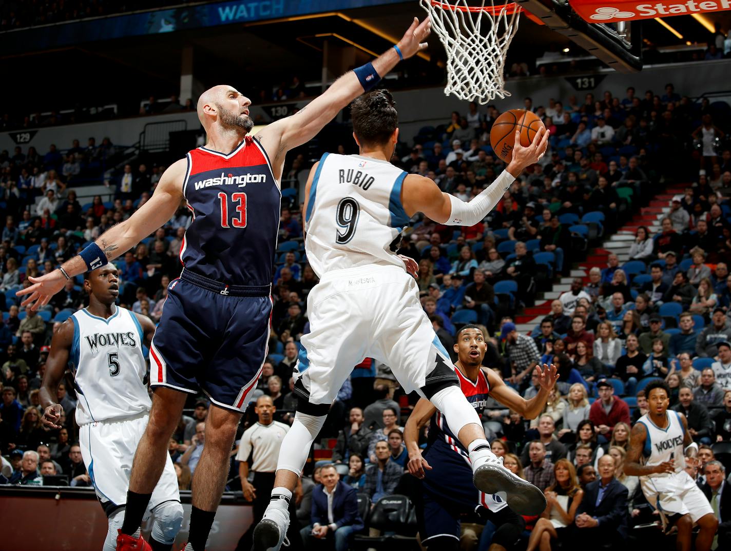 Timberwolves point guard Ricky Rubio (9) set a franchise record with 19 assists against the Wizards on Monday night.