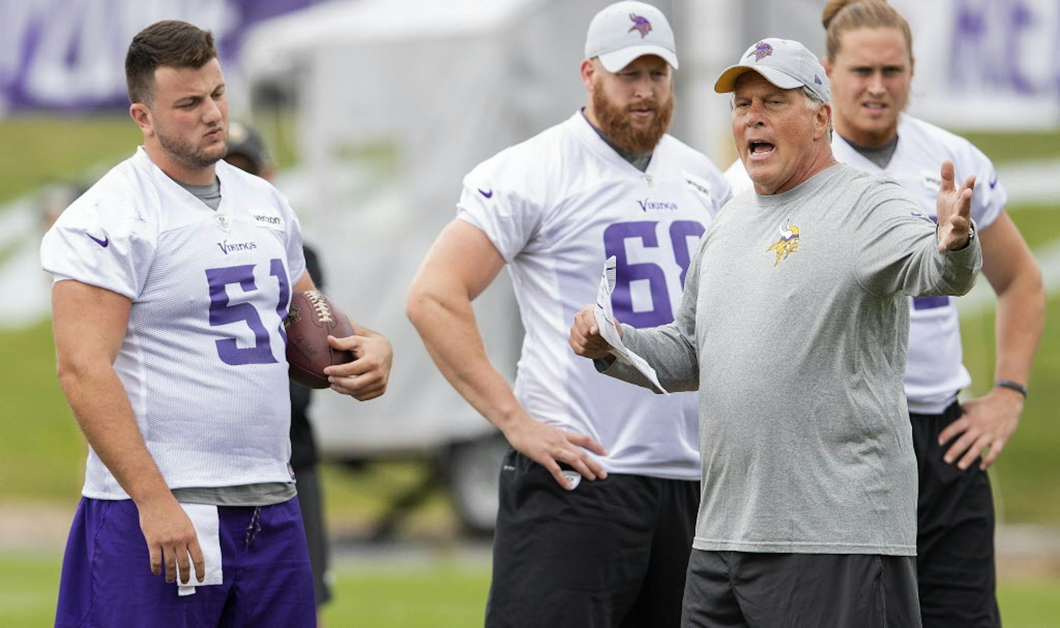 Minnesota Vikings tight end coach Clancy Barone worked with the offensive line on Wednesday. ] CARLOS GONZALEZ ï cgonzalez@startribune.com ñ July 25, 2018, Eagan, MN, Twin Cities Orthopedics Performance Center, Minnesota Vikings Training Camp, Rookies and Quarterbacks
