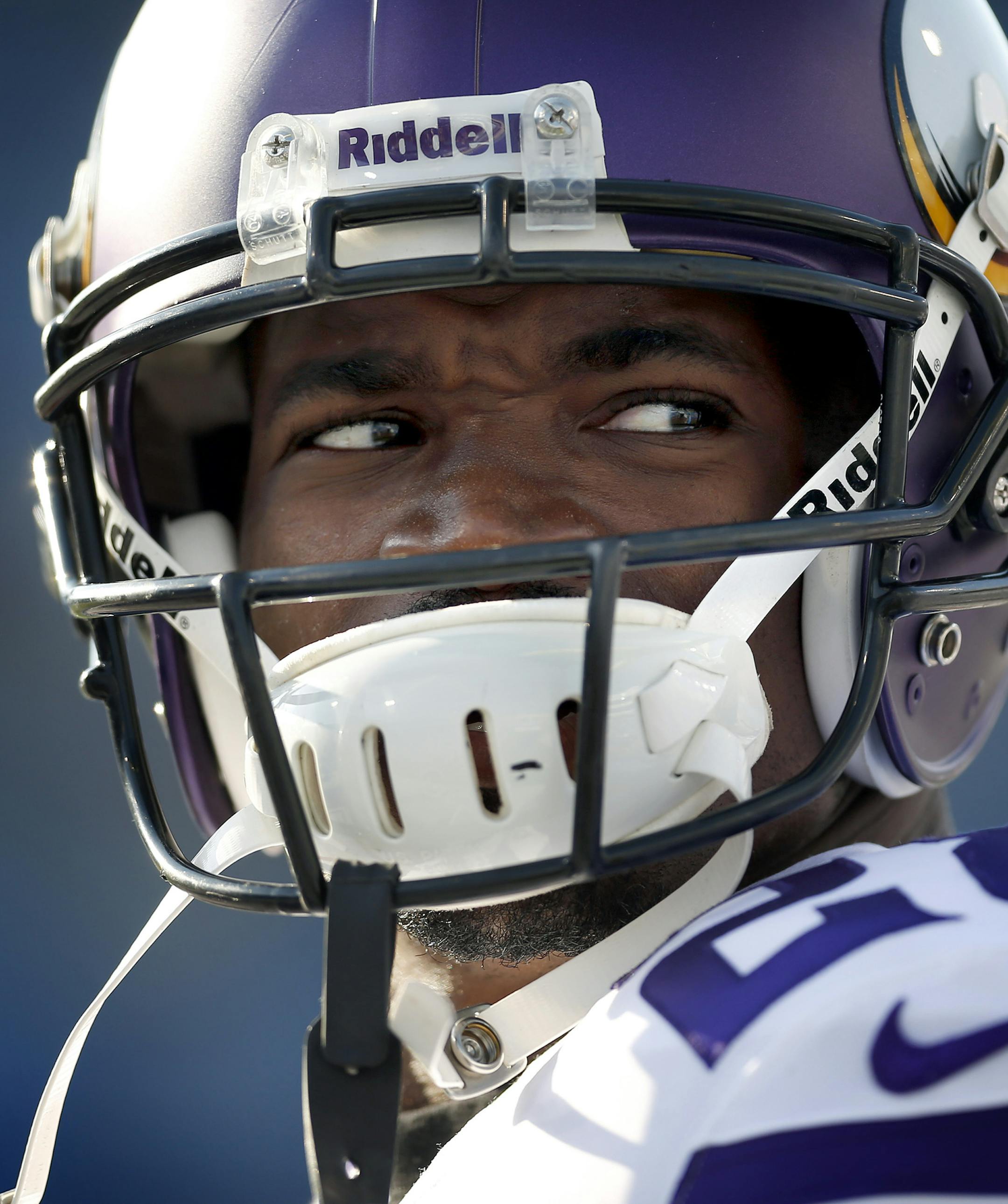 Minnesota Vikings running back Adrian Peterson (28) warmed up before Friday night's game vs. the Buffalo Bills. ] CARLOS GONZALEZ cgonzalez@startribune.com August 16, 2013, NFL Ralph Wilson Stadium, Orchard Park, NY Minnesota Vikings vs. Buffalo Bills ORG XMIT: MIN1308161746493566
