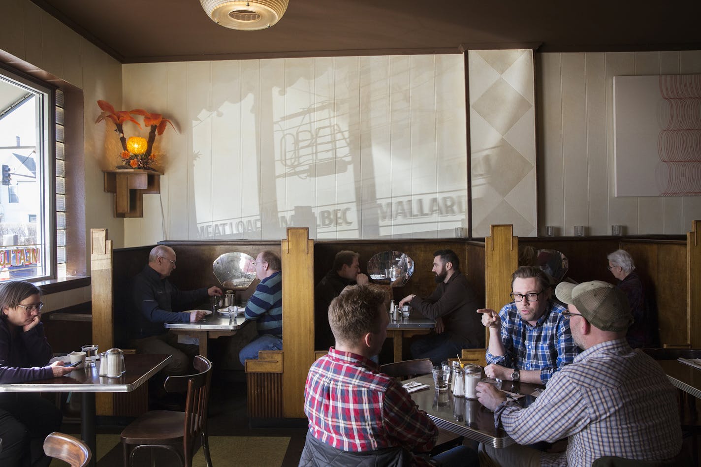 Customers eat lunch at the Modern Cafe in Minneapolis on Tuesday, March 10, 2015. ] LEILA NAVIDI leila.navidi@startribune.com / BACKGROUND INFORMATION: The Modern Cafe, open since 1994, will close on March 14, 2015.