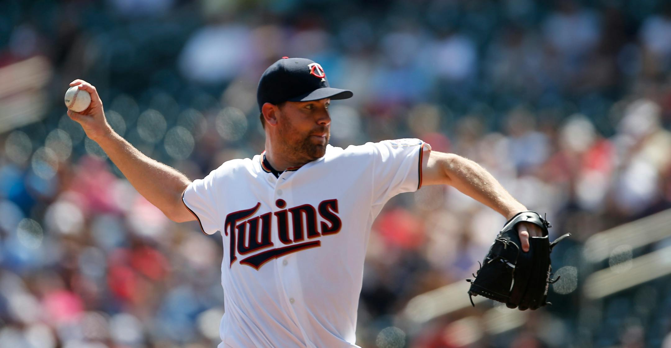 Twins pitcher Mike Pelfrey throws during the first inning. ] Mark Vancleave - mark.vancleave@startribune.com * The Minnesota Twins play the Chicago White Sox at Target Field on Sunday, May 3, 2015 in Minneapolis.