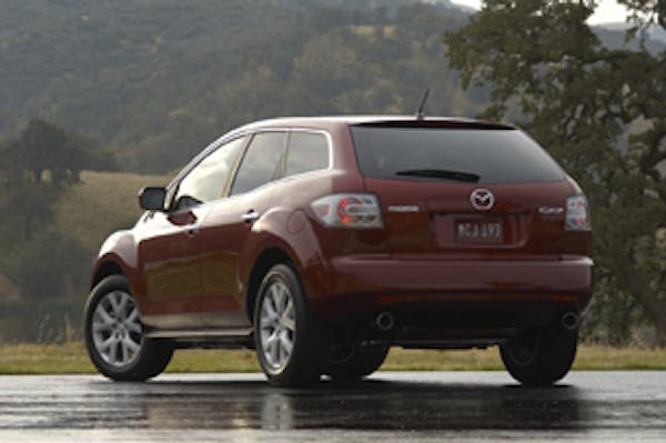2008 Mazda CX-7: Stylish crossover has a practical side, too