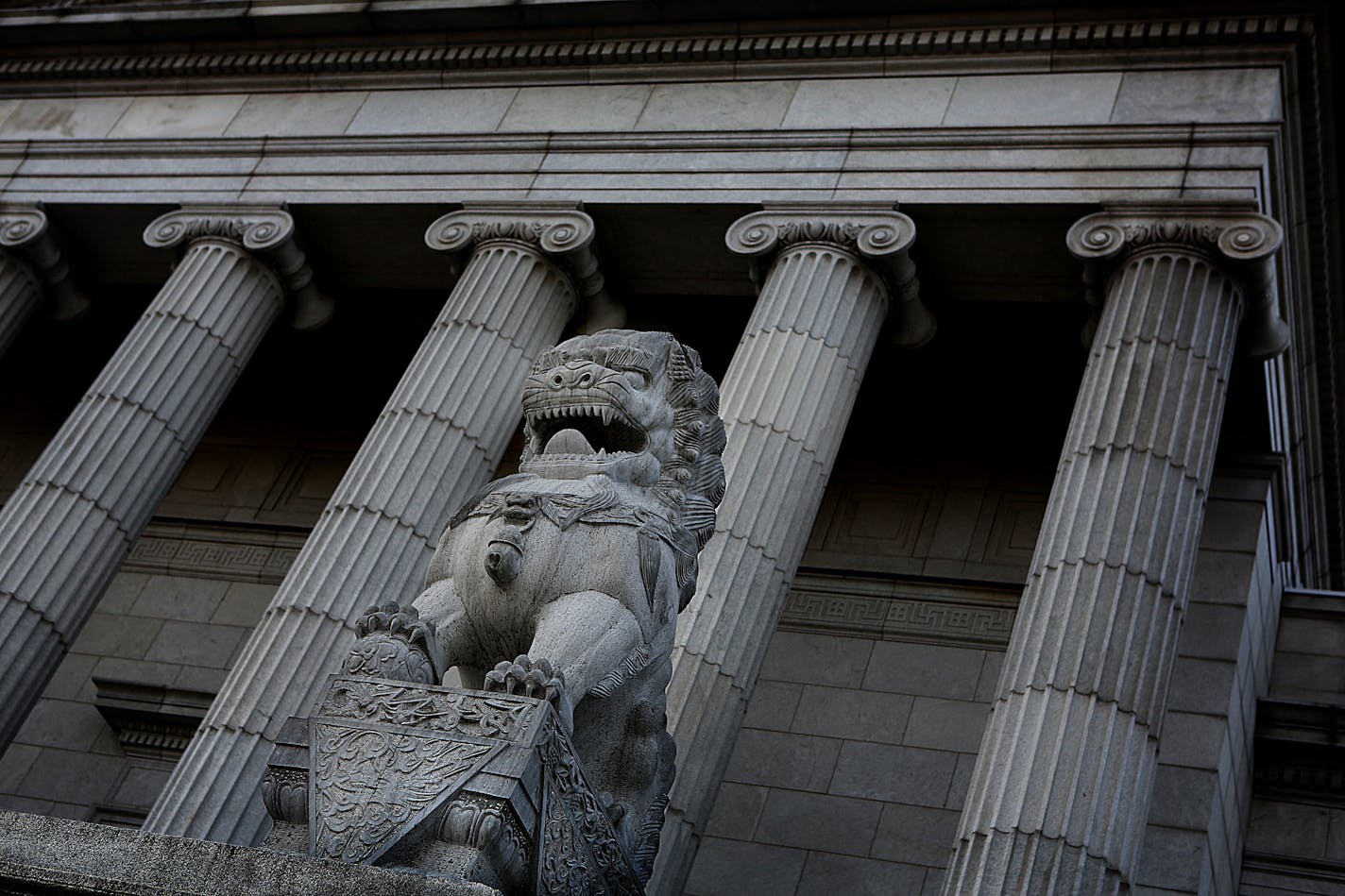 Thanks to the efforts of Ella Pillsbury Crosby, a pair of Chinese lions continue to grace an entryway at the Minneapolis Institute of Arts. ] JIM GEHRZ•jgehrz@startribune.com (JIM GEHRZ/STAR TRIBUNE) / December 24, 2012 / 2:00 PM Minneapolis, MN BACKGROUND INFORMATION: Display pix for Northern Lights project. Credits for photos are courtesy of family unless otherwise noted.