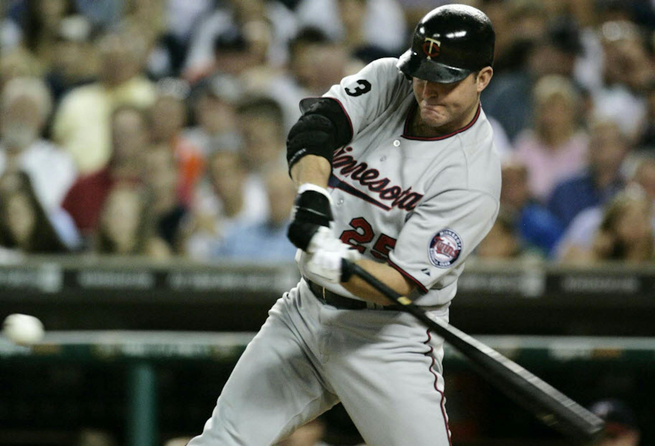 Jim Thome hit his 600th career home run during the seventh inning Monday night against the Tigers.