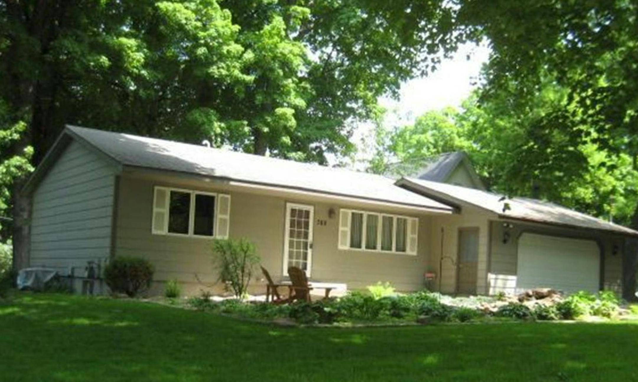 ... Chanhassen
Built in 1984, this three-bedroom, two-bath house has 1,651 finished square feet and features an open kitchen with a movable custom center island that contains a TV, oak bathroom countertop and stone basn, fireplace, full basement, deck and shed. Listed by Judy Boice, Coldwell Banker Burnet, 612-990-9388.