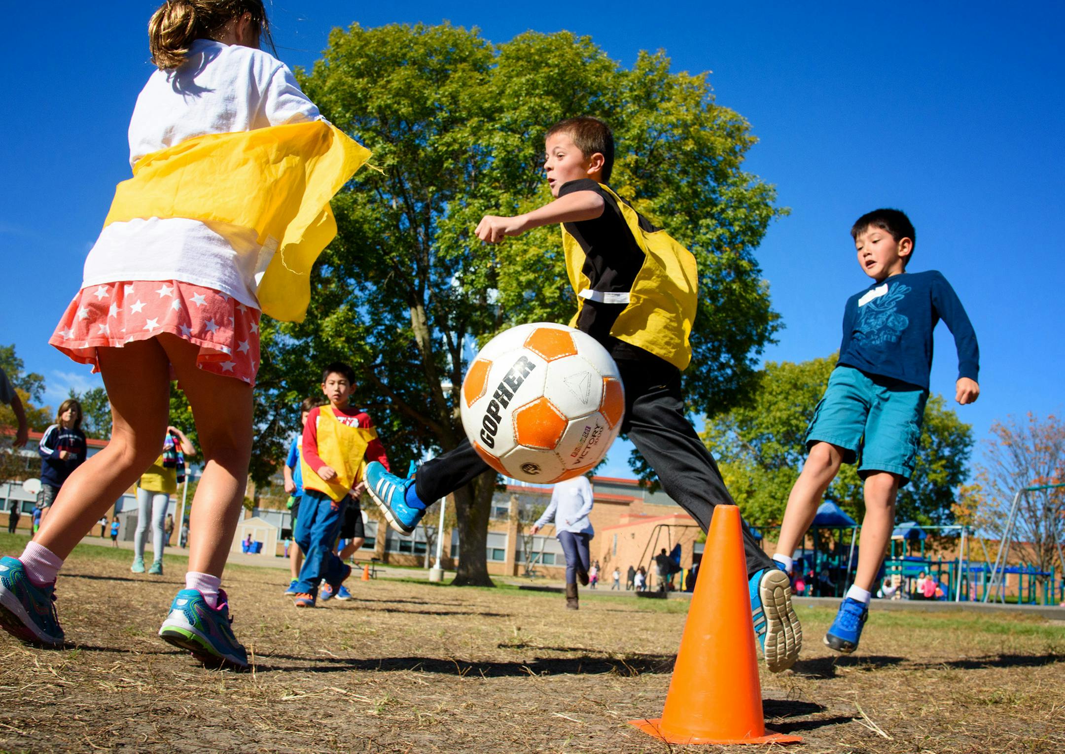 Third graders at Concord Elementary in Edina participated in organized soccer during recess. ] GLEN STUBBE * gstubbe@startribune.com Thursday, October 1, 2015 A new form of structured play is being offered during recess in area schools, including two elementary schools in Edina. A nonprofit called Playworks brings in recess coaches to organize stations and ensure that kids aren't feeling excluded. Kids are free to participate or do their own thing. ORG XMIT: MIN1510011720012051