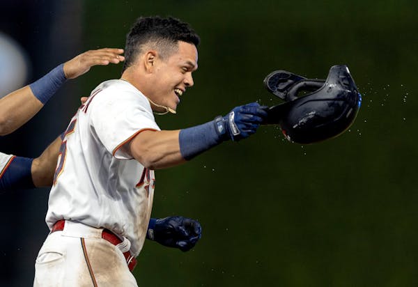 Twins bang the gong, toot their horns after walk-off win over Tigers