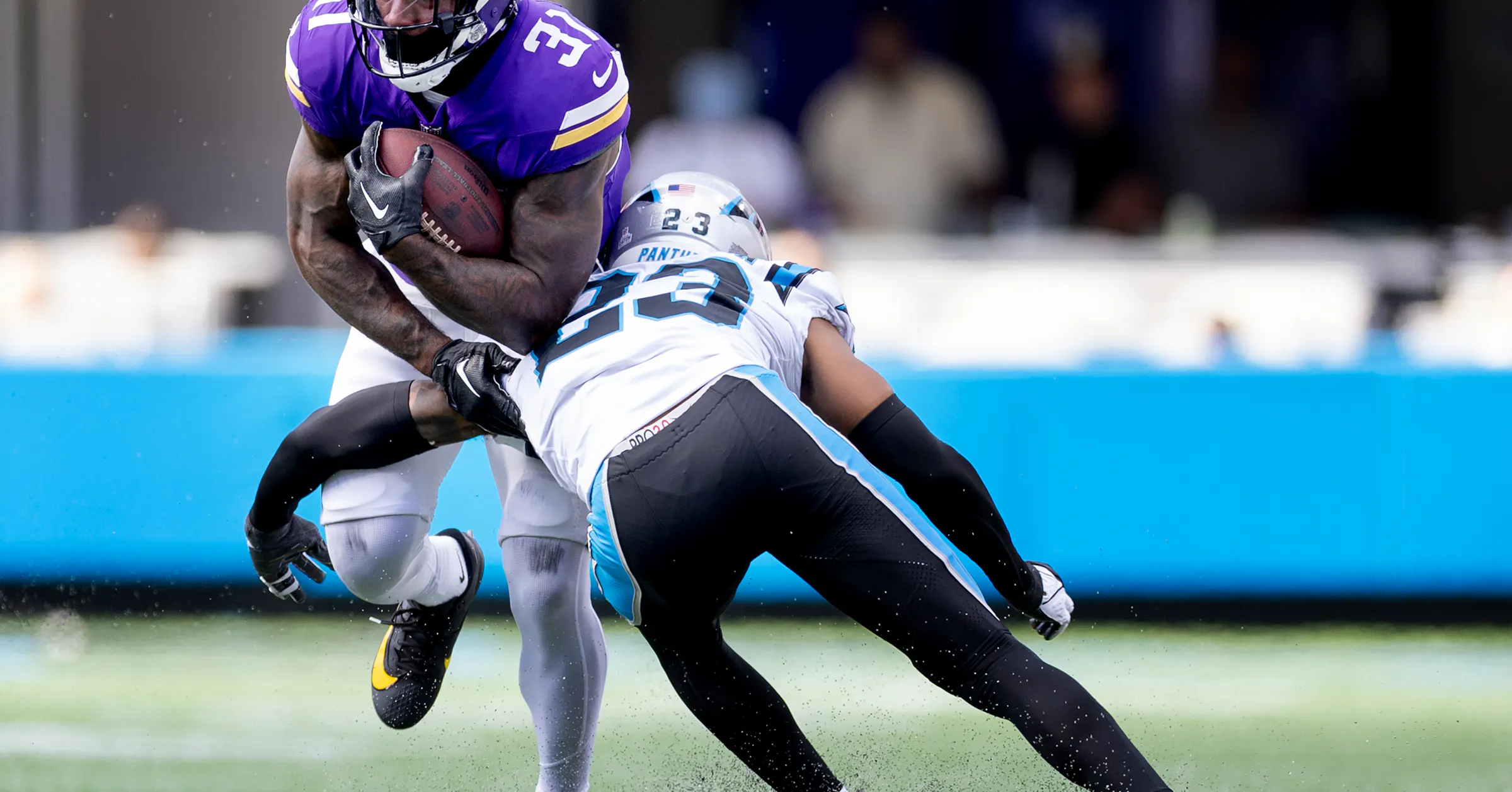 Vikings verpflichten Akers im Tausch mit Texans zurück