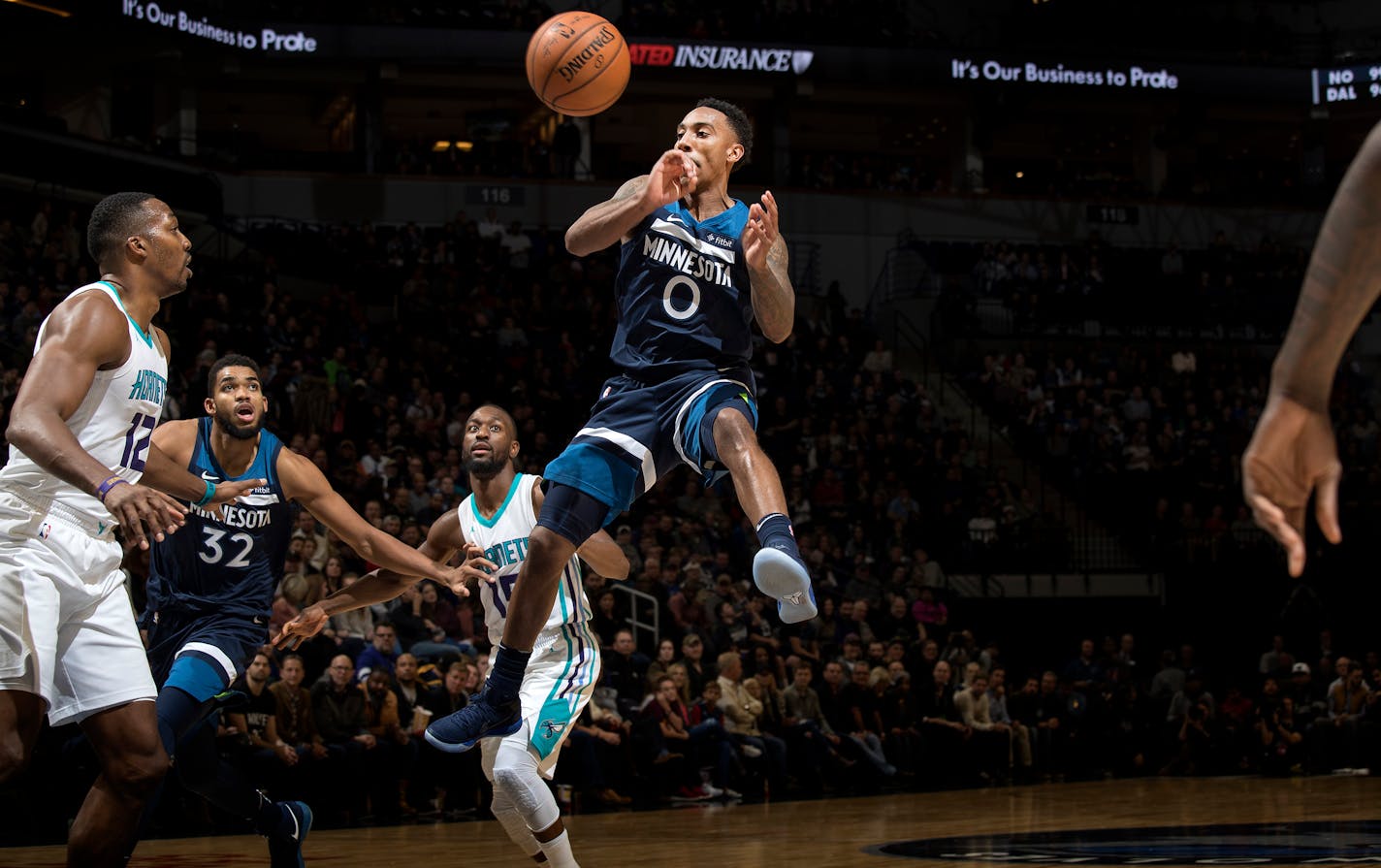 Wolves guard Jeff Teague collected 18 points and 12 assists against the Hornets on Sunday.