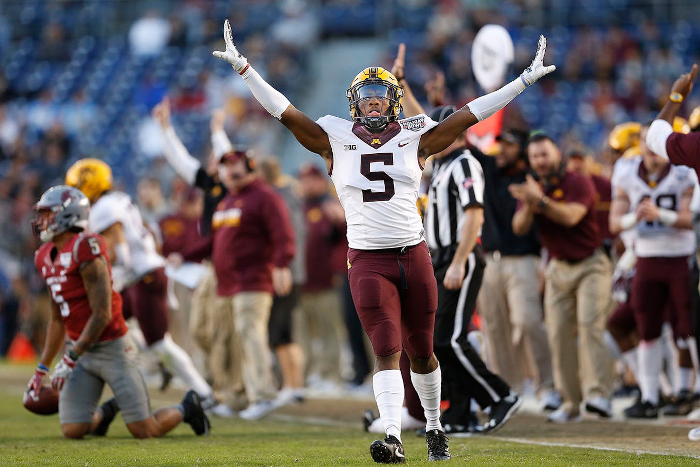 Minnesota's defensive back Jalen Myrick