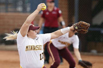 Gophers pitcher Sara Groenewegen