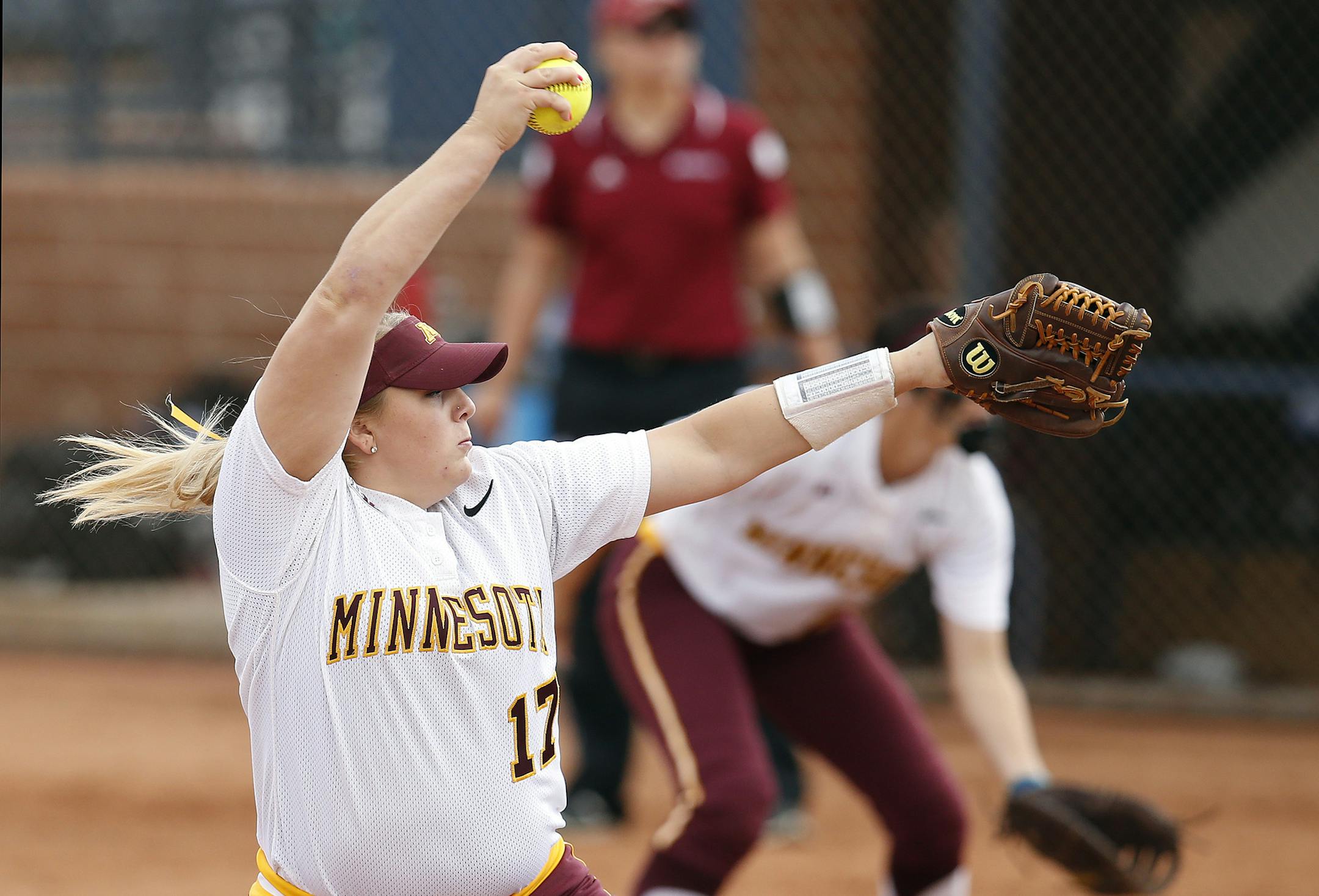 Gophers pitcher Sara Groenewegen