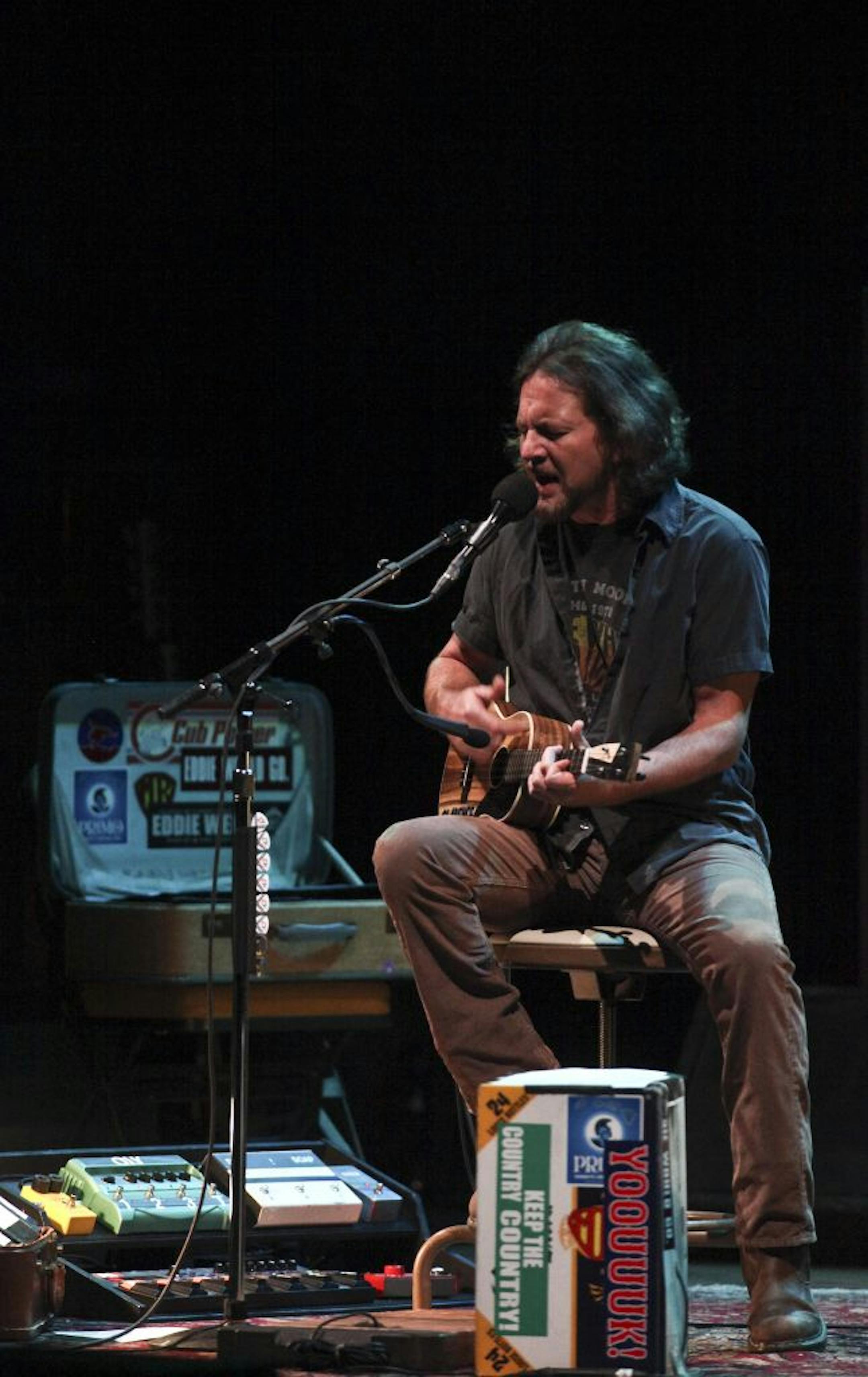 Eddie Vedder gave shout-outs to Sean P{enn (who wasn't there) and Bill Pohlad (who was).