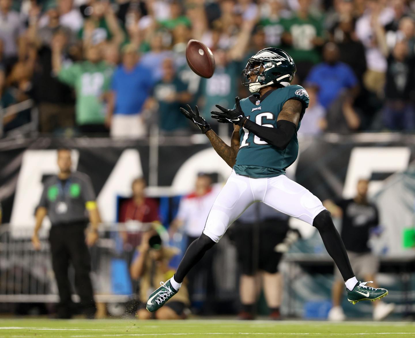 Philadelphia Eagles wide receiver Quez Watkins catches a touchdown pass in the first half on Monday, September 19, 2022, at Lincoln Financial Field in Philadelphia, Pa.