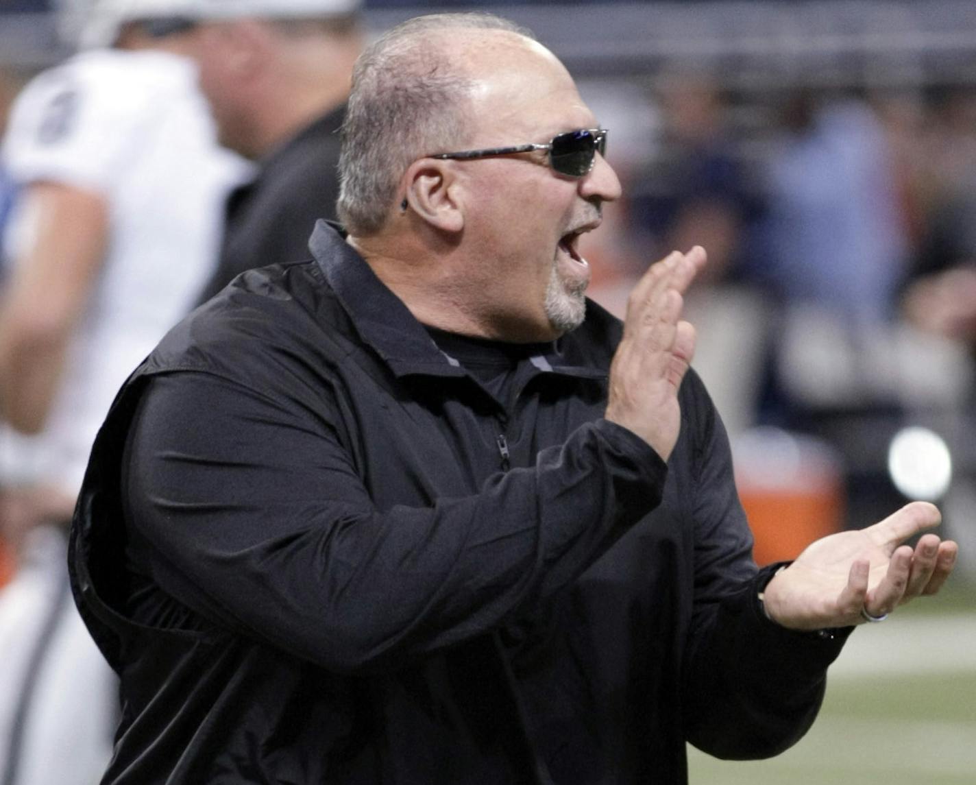 Vikings offensive line coach Tony Sparano