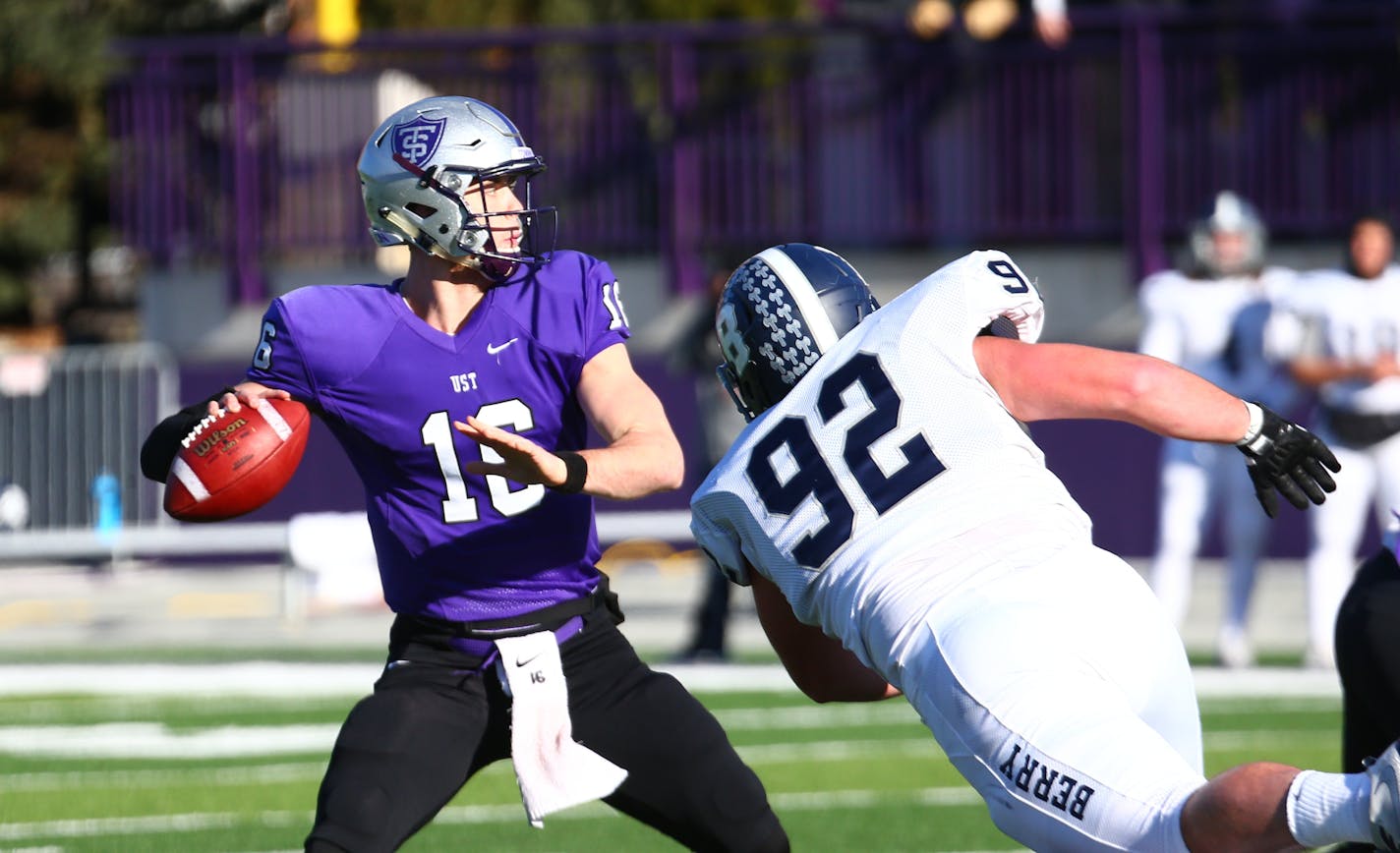 Jacques Perra was 21-for-33 with 282 yards passing as the University of St. Thomas Tommies defeated Berry (GA) College Vikings 29-13 in second round NCAA Division III action on November 25, 2017.