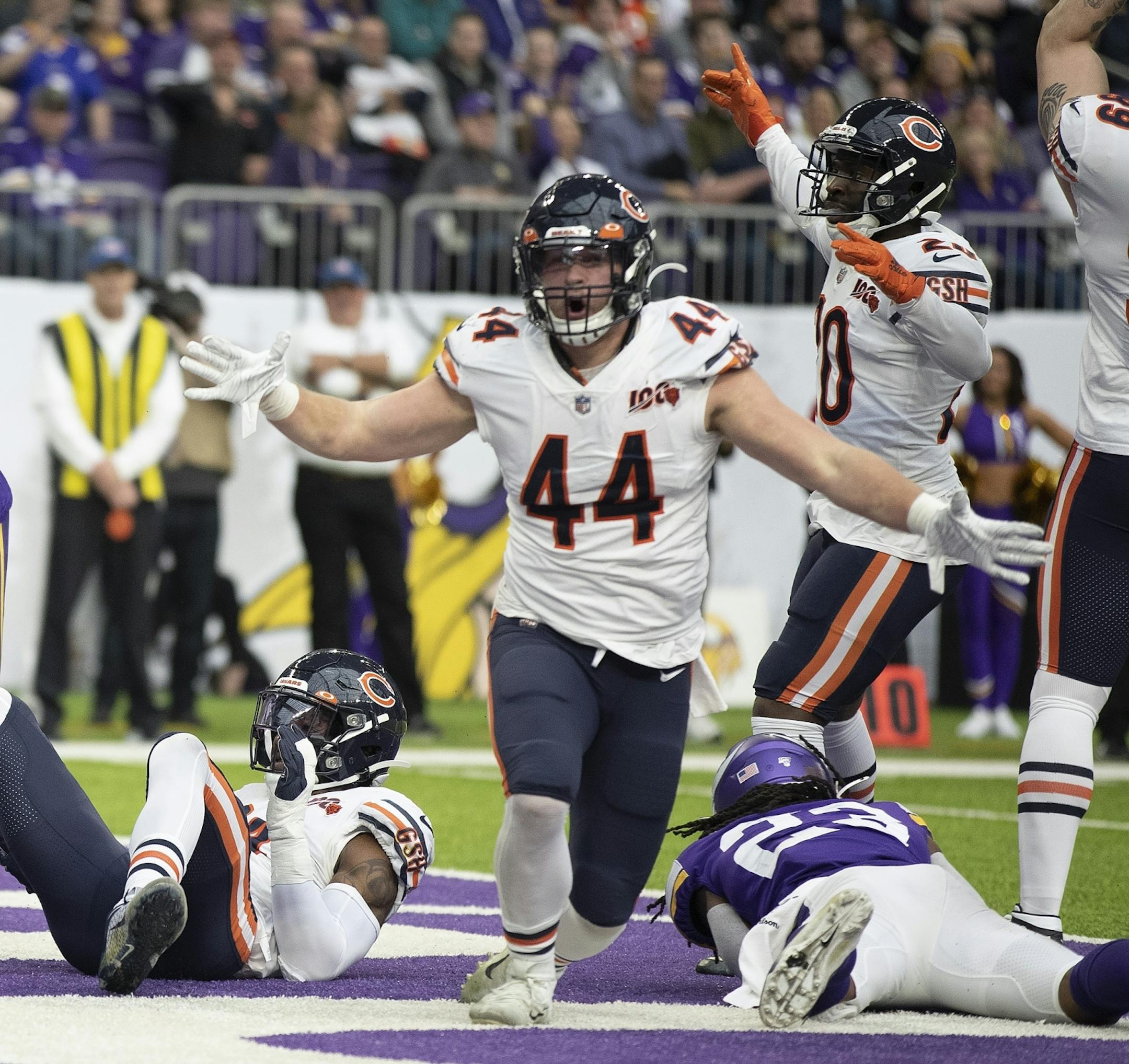 Chicago Bears inside linebacker Nick Kwiatkoski (44) celebrated his safety tackle on Minnesota Vikings running back Mike Boone (23) in the second quarter.