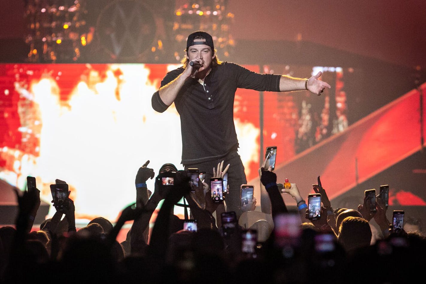 Morgan Wallen performs at Crypto.com Arena on Sept. 24, 2022, in Los Angeles. (Jason Armond/Los Angeles Times/TNS) ORG XMIT: 89415867W