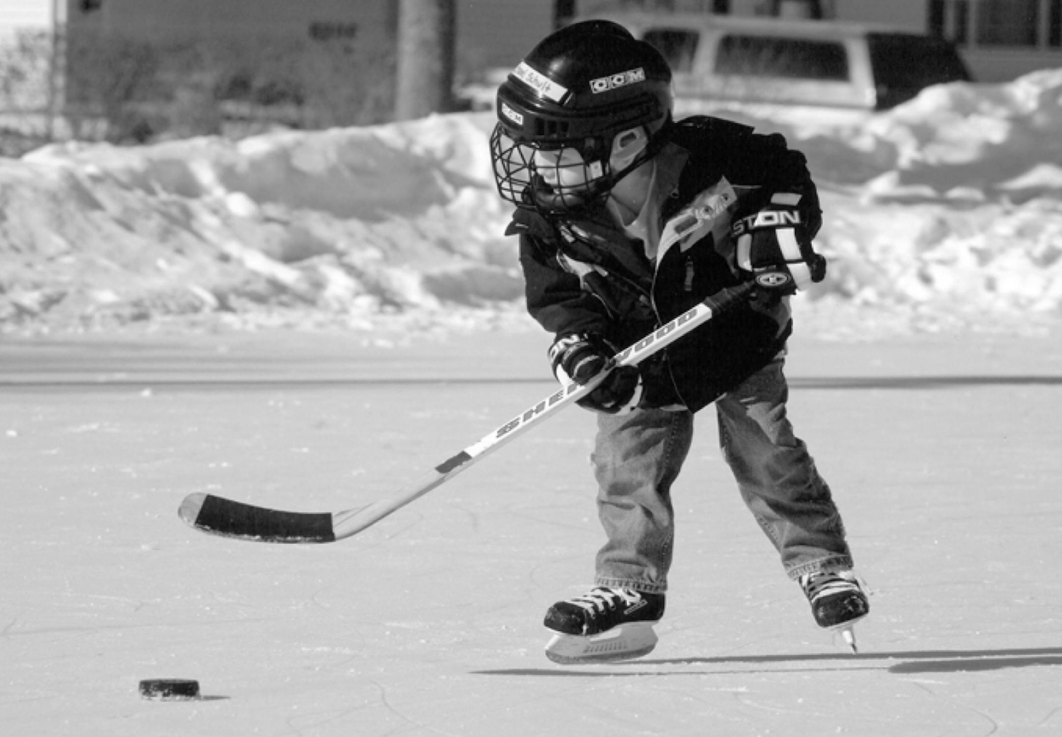 2011 Cottage Grove photo contest Black and White; Lori Larson ORG XMIT: MIN2013100913285866