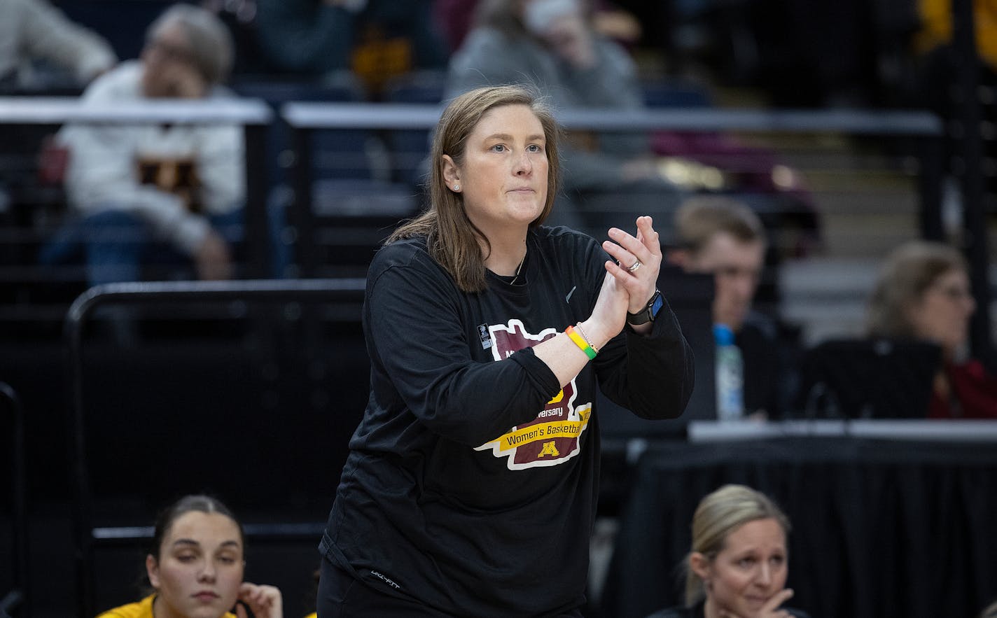 Minnesota Gophers Head Coach Lindsay Whalen coaches from the bench during the fourth quarter of their game in the Big Ten women's basketball tournament on Wednesday, March 1, 2023 at Target Center in Minneapolis, MN. ] Elizabeth Flores • liz.flores@startribune.com