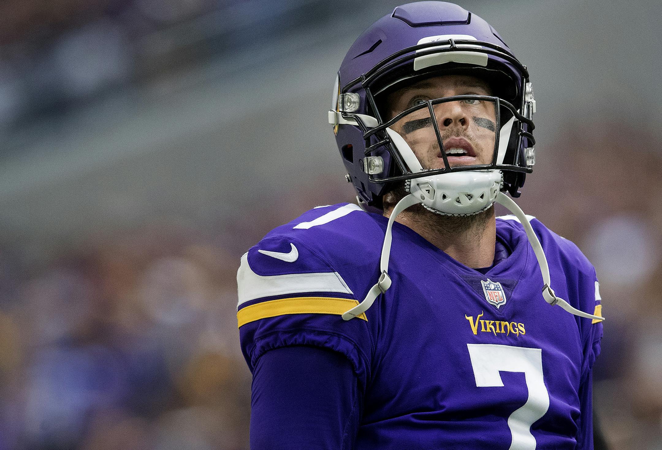 Minnesota Vikings Case Keenum (7) looked up at the big screen after failing to convert on a fourth down play late in the fourth quarter. ] CARLOS GONZALEZ &#x2022; cgonzalez@startribune.com - October 1, 2017, Minneapolis, MN, NFL, US Bank Stadium, Minnesota Vikings vs. Detroit Tigers