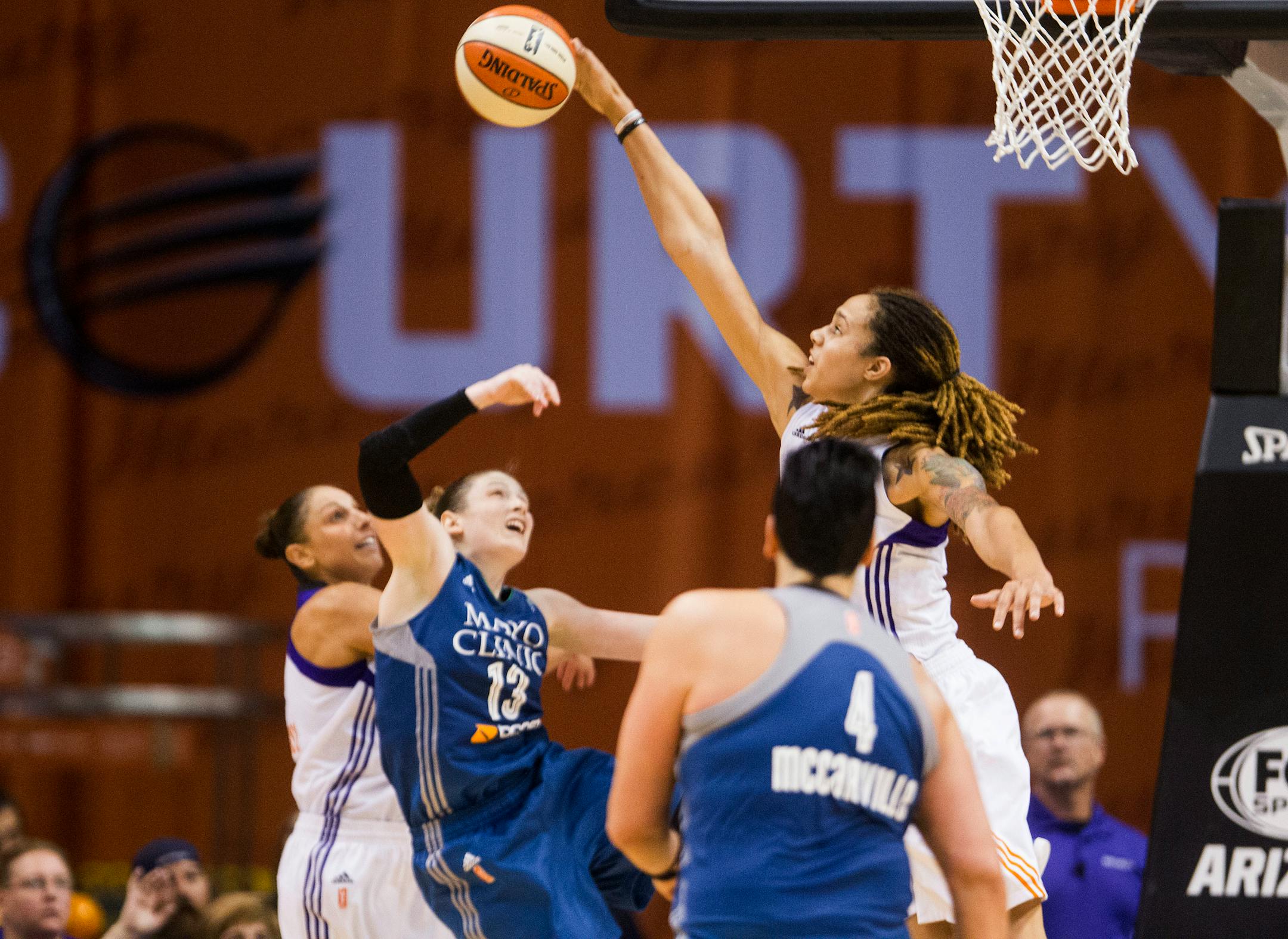 Mercury center Brittney Griner blocked a last-second shot by Lynx guard Lindsay Whalen.