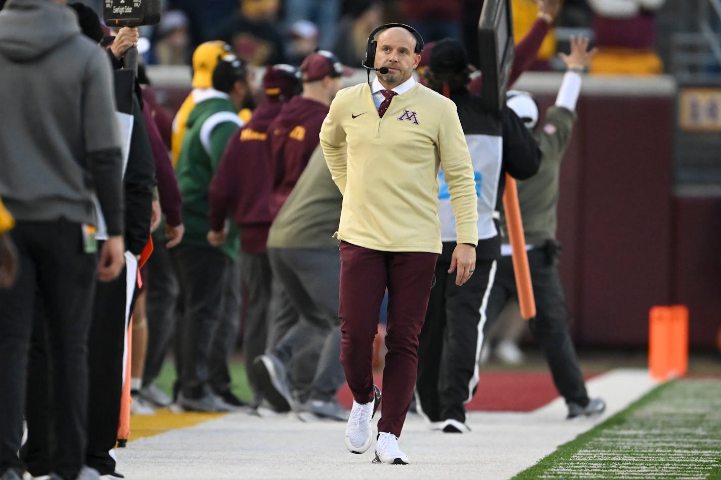 Minnesota Gophers head coach P.J. Fleck walks the sideline in frustration after the Illinois Fighting Illini took the lead with less than a minute left in the fourth quarter Saturday, Nov. 4, 2023, at Huntington Bank Stadium in Minneapolis, Minn.. ] AARON LAVINSKY • aaron.lavinsky@startribune.com