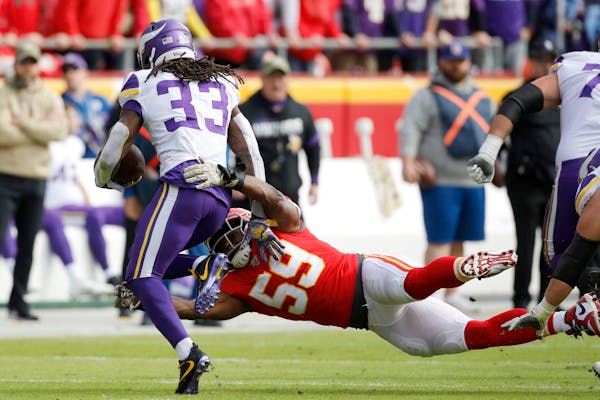 Vikings running back Dalvin Cook broke a tackle attempt by Chiefs linebacker Reggie Ragland during the first half Sunday.