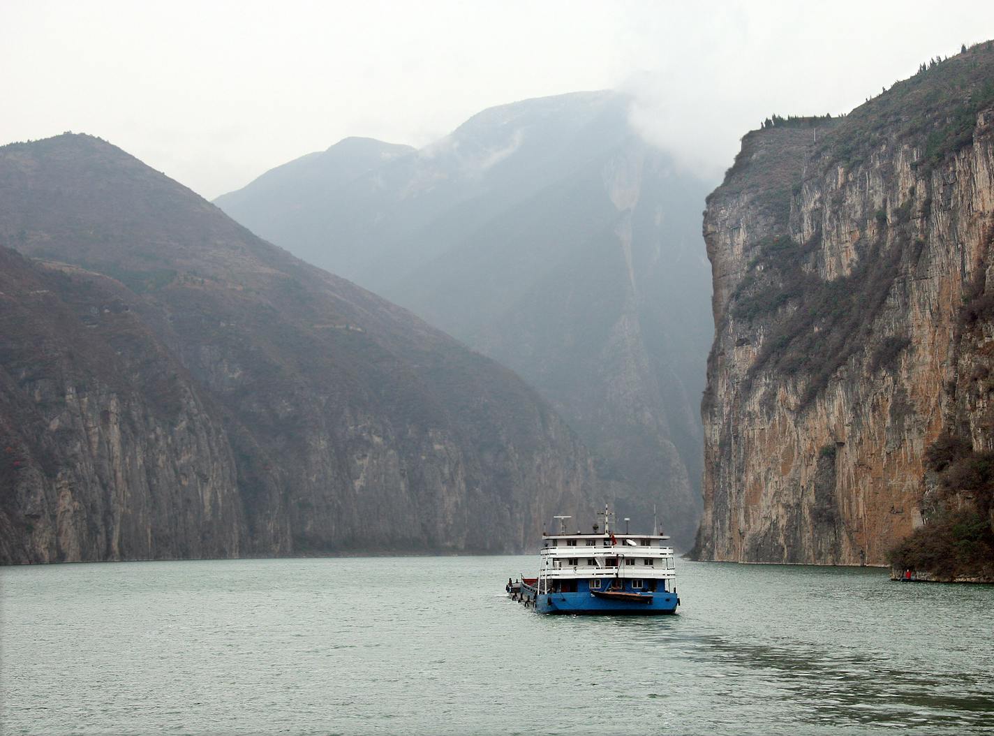 The Yangtze River, part of Wang Ping's 2007 photo exhibit "Behind the Gate: China in Flux After the Flood of the Three Gorges Dam."