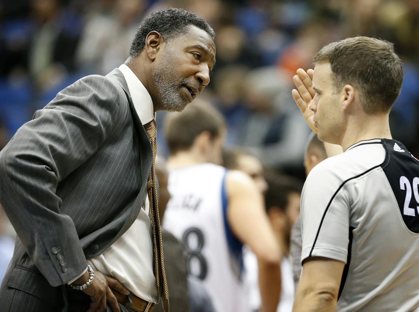 Minnesota Timberwolves interim head coach Sam Mitchell spoke with referee Mark Lindsay (29) in the second quarter. ] CARLOS GONZALEZ &#xef; cgonzalez@startribune.com - January 12, 2016, Minneapolis, MN, Target Center, NBA, Minnesota Timberwolves vs. Oklahoma City Thunder