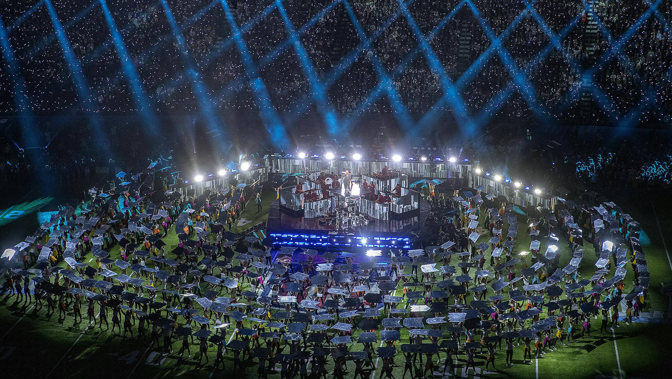 Justin Timberlake and friends performed "Mirrors" at U.S. Bank Stadium on Feb. 4.