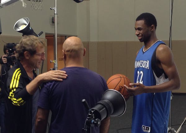 Andrew Wiggins behind the scenes at his adidas photo shoot with members of the crew (Photo by Michael Rand/Star Tribune)