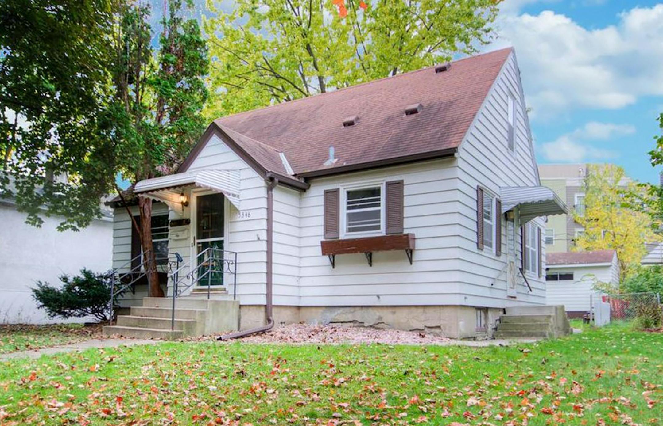Minneapolis: Built in 1945, this three-bedroom, one-bath house has 1,124 square feet and features an upper level bedroom, hardwood floors, eat-in kitchen, full unfinished basement, deck and one-car detached garage. Listed by Amy Kerber, Coldwell Banker Burnet, 952-210-4414.