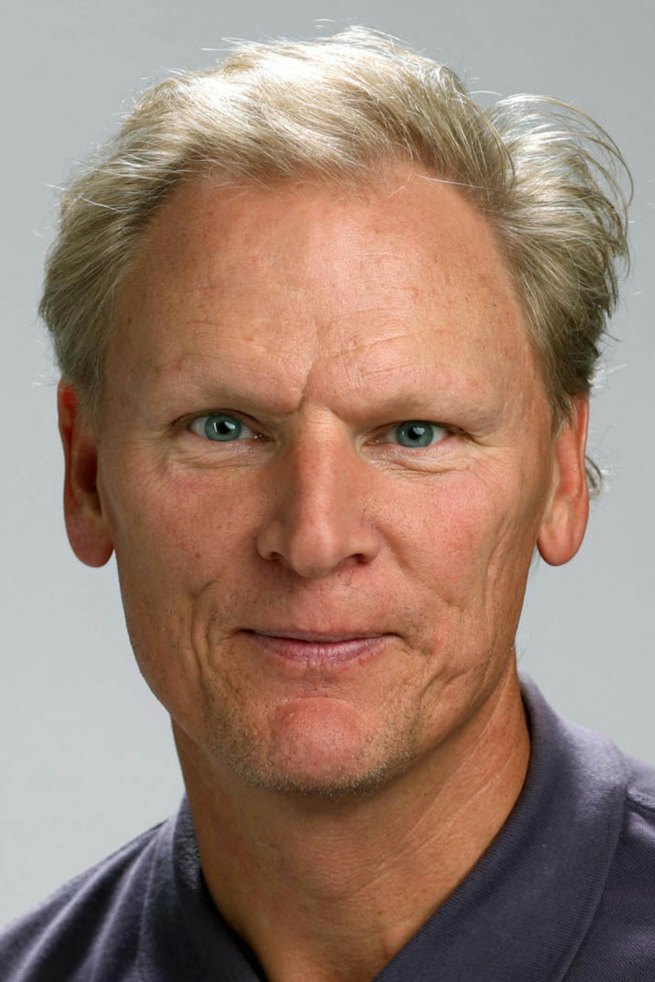 TOM WALLACE • twallace@startribune
ASSIGN#113089_SLUG_roycexxxx.#113089_9/6/2007
Headshot for writer, Graydon Royce.