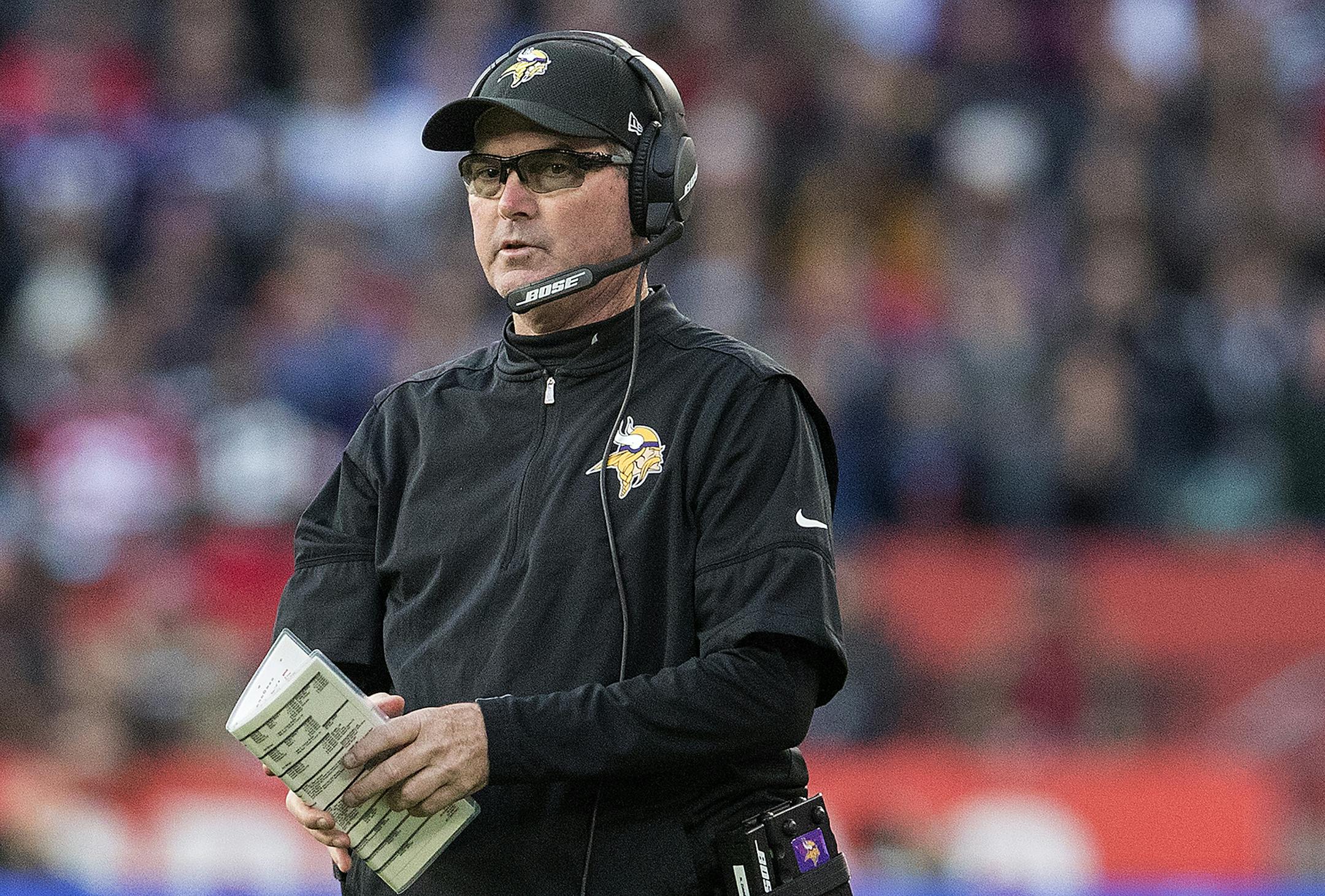 Minnesota Vikings head coach Mike Zimmer. ] CARLOS GONZALEZ • cgonzalez@startribune.com - October 29, 2017, London, England, UK, Twickenham Stadium, NFL, Minnesota Vikings vs. Cleveland Browns,