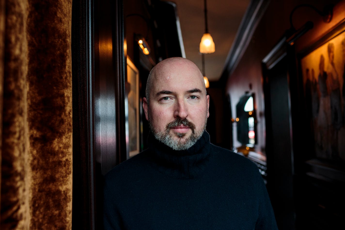 11 JAN 2021, HUDSON, NEW YORK: A portrait of Douglas Stuart at the Maker Hotel in Hudson, New York. CREDIT: SARAH BLESENER FOR MORGENBLADET