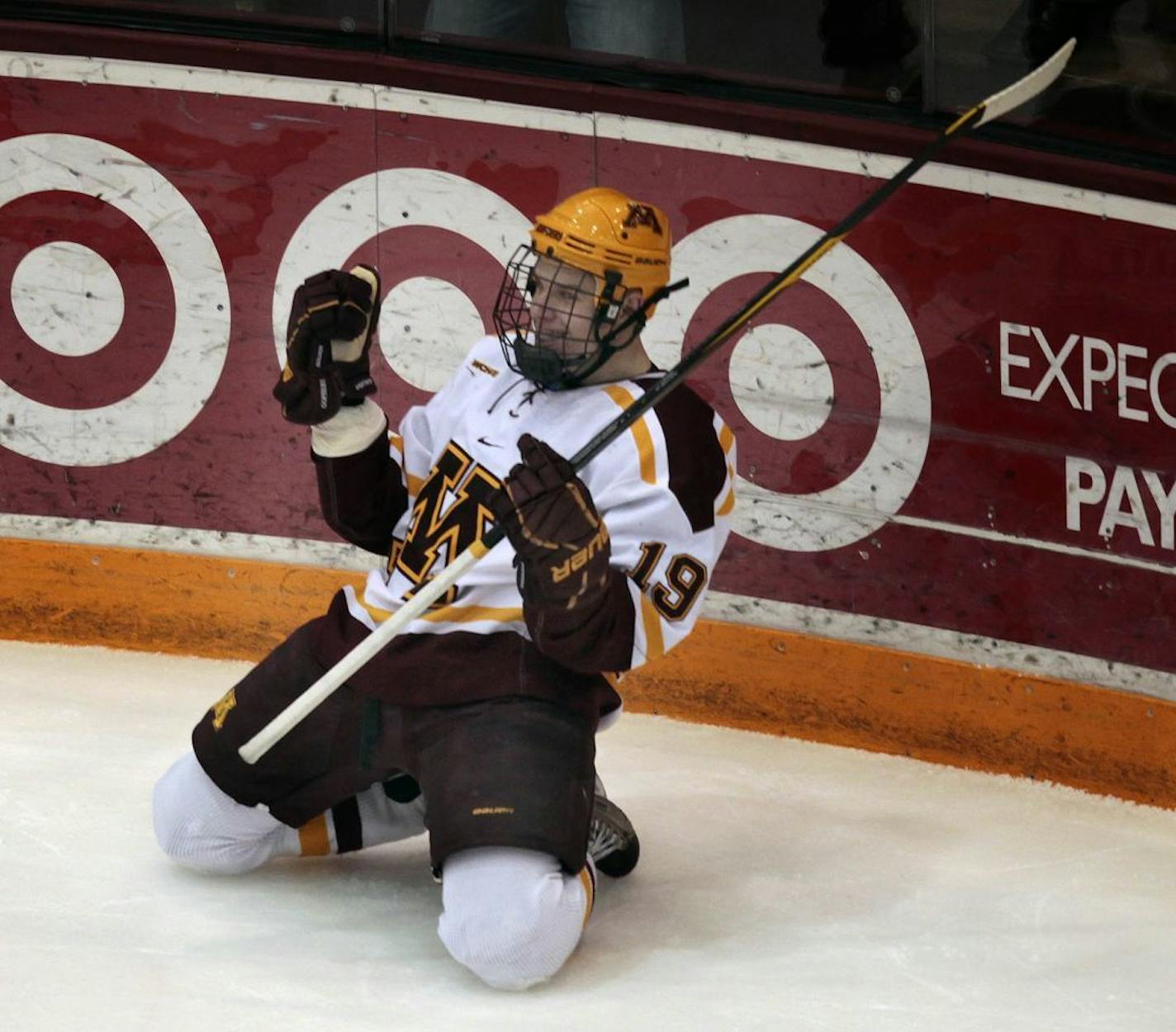 Gophers forward Erik Haula