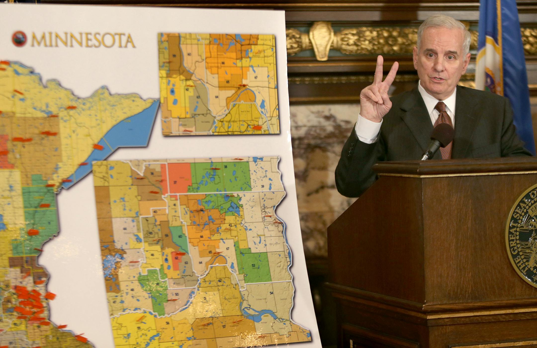 Governor Mark Dayton held a news conference in the Governor's Reception Room to announce his capital investment (bonding) proposal for the 2014 Legislative Session, Wednesday, January 15, 2014 in St. Paul, MN. "My proposals will put thousands of Minnesotans to work throughout our state," the Governor said. (ELIZABETH FLORES/STAR TRIBUNE) ELIZABETH FLORES ¬• eflores@startribune.com ORG XMIT: MIN1401151129362345