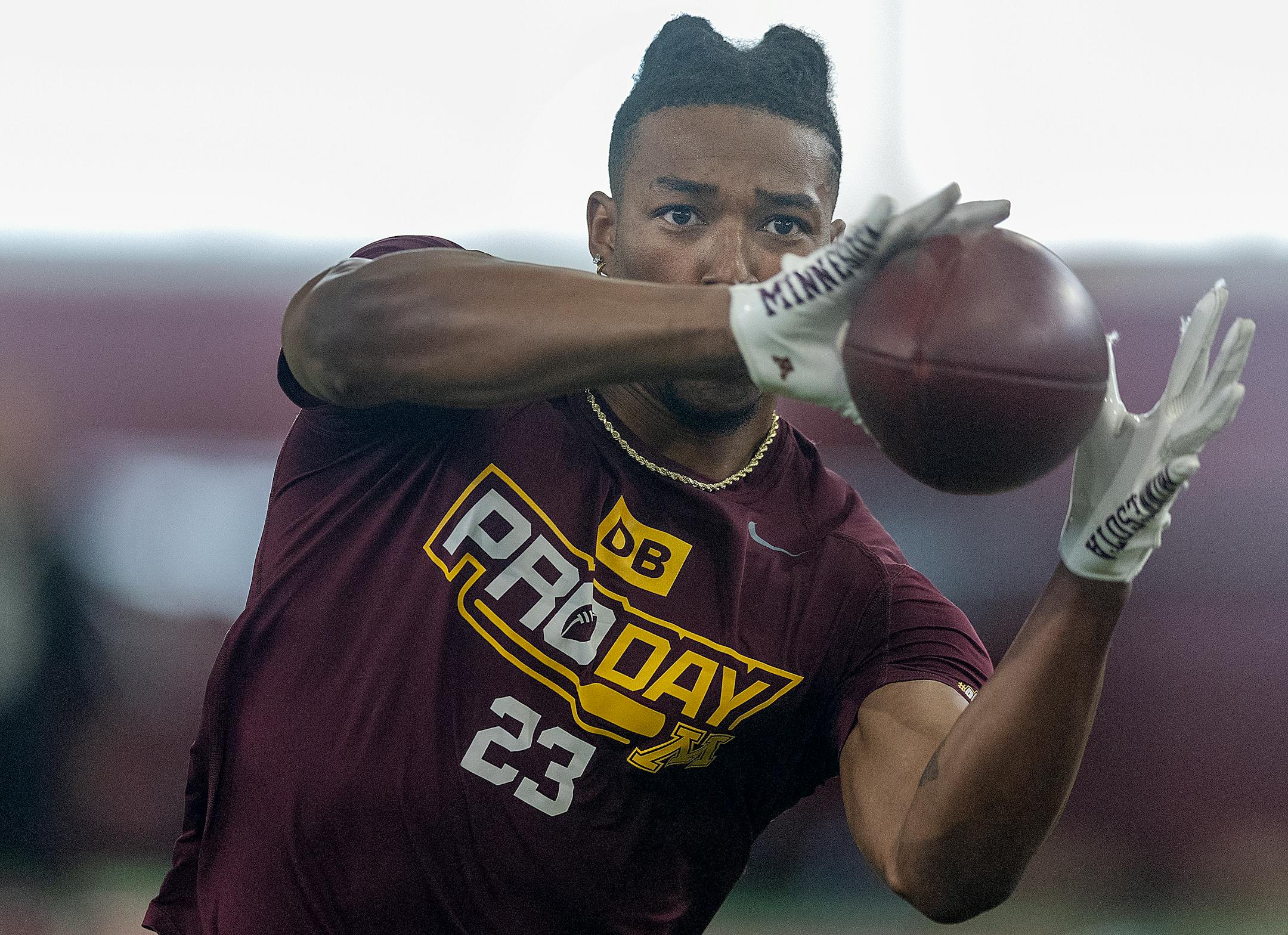 Minnesota's Jordan Howden makes a grab during the Minnesota Pro Day.