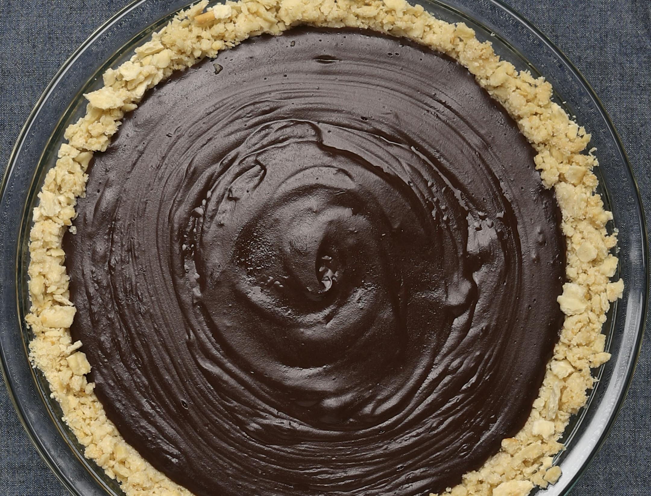 Great pie crusts are easier to make than you might think. ] JEFF WHEELER &#xef; jeff.wheeler@startribune.com Three easy pie crusts to make for summer pies, made by Kim Ode and photographed in the studio Thursday afternoon, June 9, 2016.